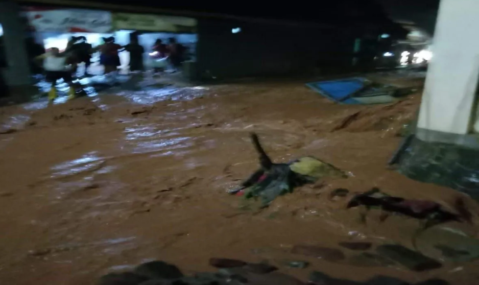 161 Warga Mengungsi! Banjir Pekalongan Kian Meluas