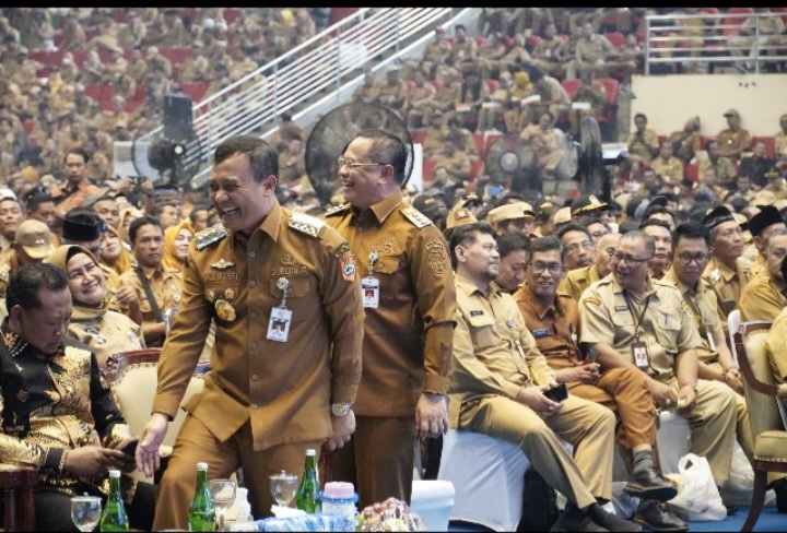 Bupati Sudewo Dampingi Kades Kabupaten Pati Untuk Ikuti Sekolah Anti Korupsi Di GOR Indoor Jatidiri Semarang