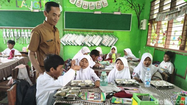 Guru Penanggung Jawab Program MBG Akan Terima Insentif Rp 100 Ribu, Cair Setiap 10 Hari