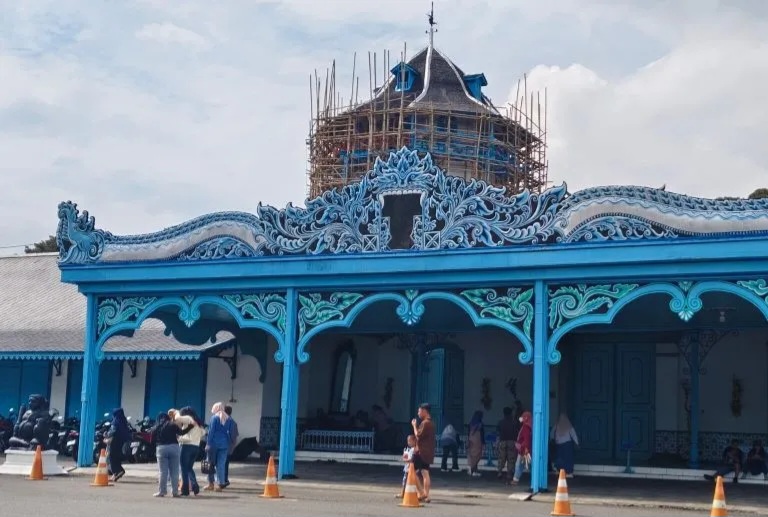 Raja Keraton Surakarta PB XIII Hangabehi Mangkat