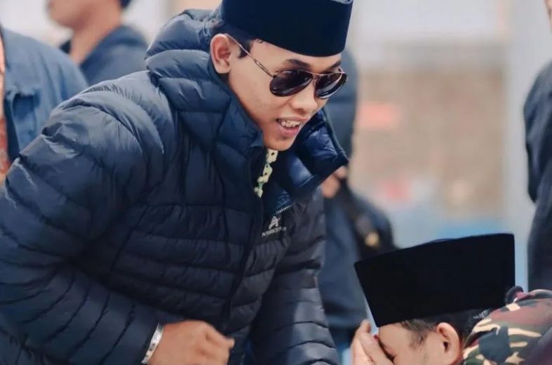 Gestur Cium Anak Kecil Bikin Heboh, Siapa Sebenarnya Gus Elham Yahya?