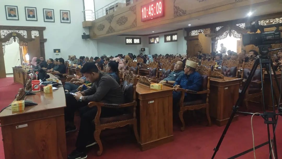 Aktivis Pati Minta Dukungan DPRD untuk Bebaskan Botok dan Teguh