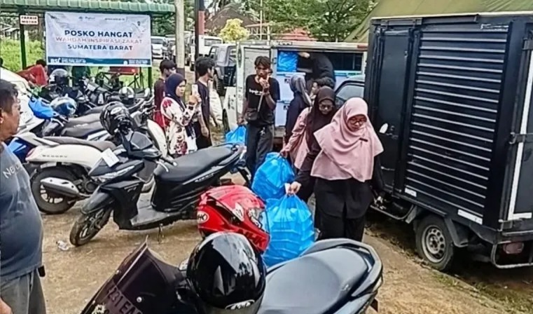 SPPG Alihkan Program MBG untuk Korban Banjir di Padang