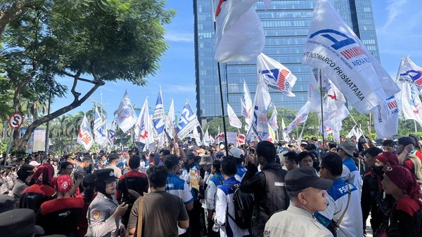 Demo Pegawai Indomaret Pecah di PIK, Soroti Dugaan Intimidasi Atasan