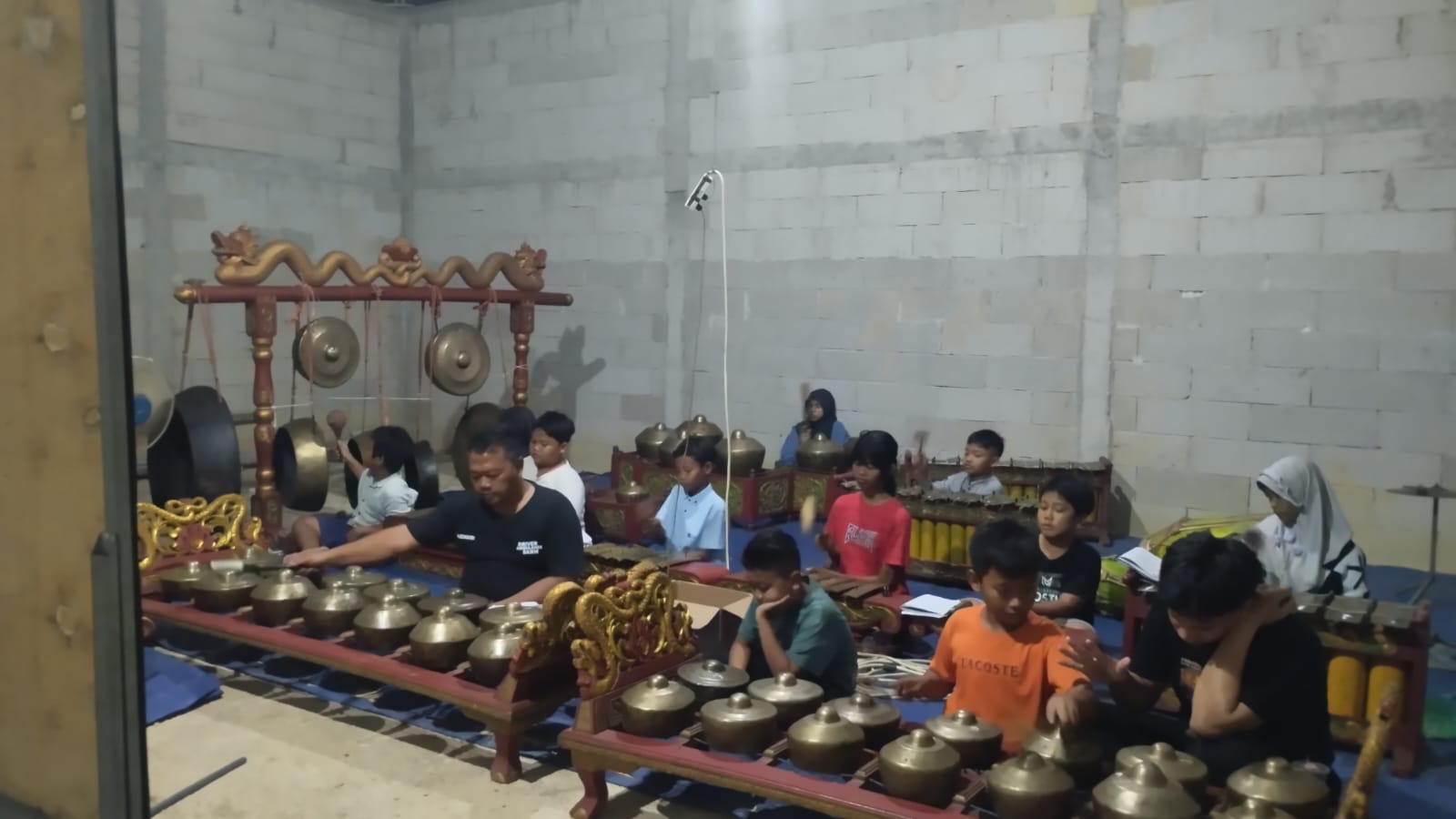 Pemuda Sekararum Rembang Bangkitkan Tradisi Gamelan di Tengah Libur Sekolah