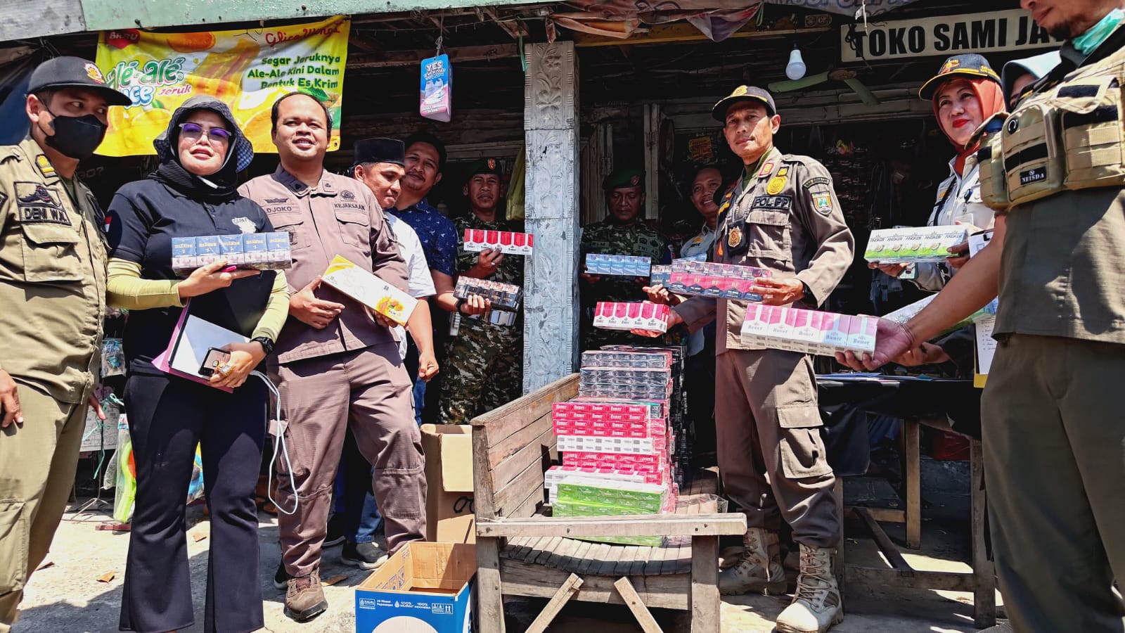 Tim Gabungan Sita 25.200 Batang Rokok Ilegal di Rembang