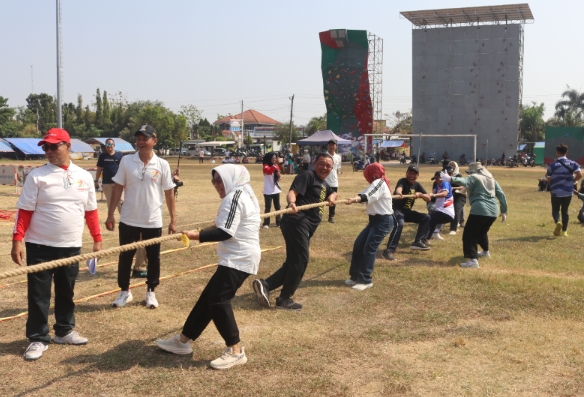 Semarak HUT ke-81 RI, Ratusan ASN Blora Adu Ketangkasan dan Kekuatan